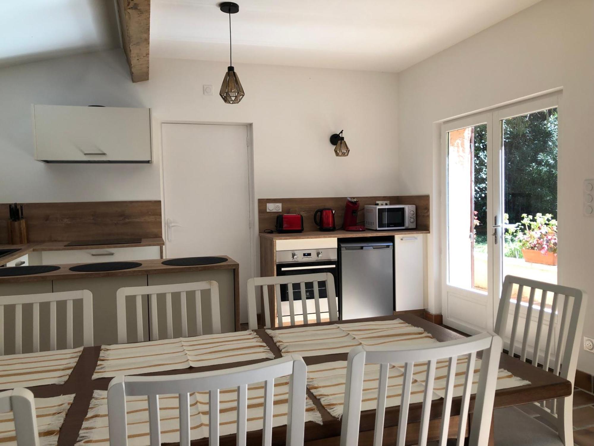 Gite En Provence Dans Grand Jardin Avec Piscine Partagee Cornillon-Confoux Екстер'єр фото