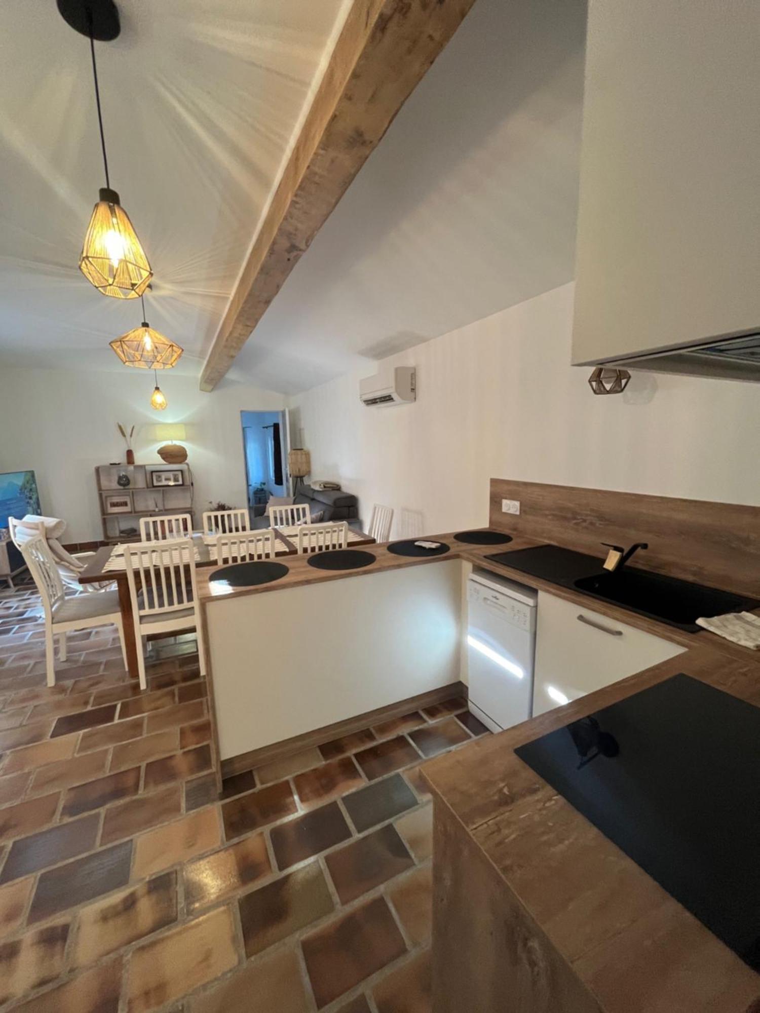 Gite En Provence Dans Grand Jardin Avec Piscine Partagee Cornillon-Confoux Екстер'єр фото