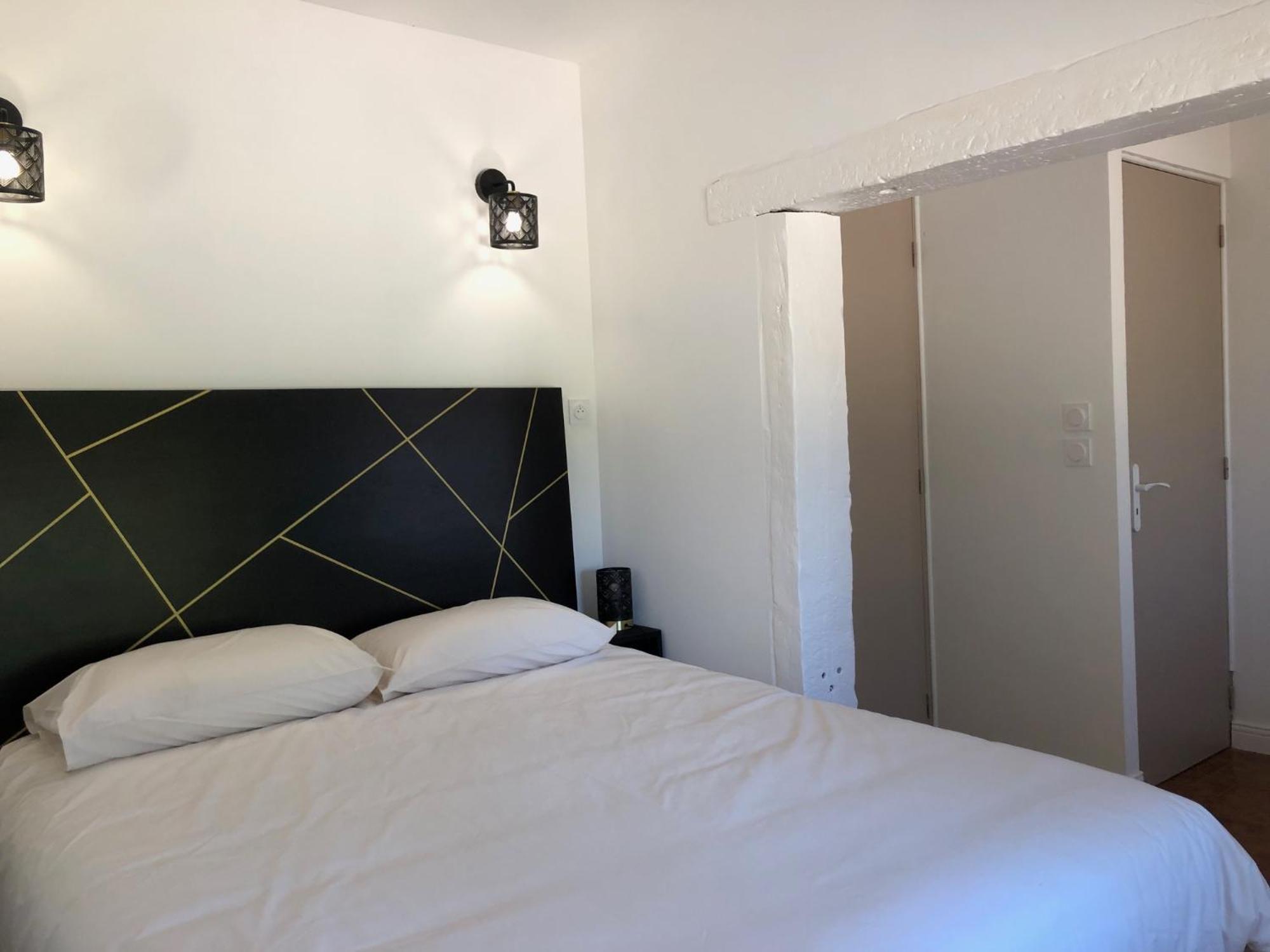 Gite En Provence Dans Grand Jardin Avec Piscine Partagee Cornillon-Confoux Екстер'єр фото